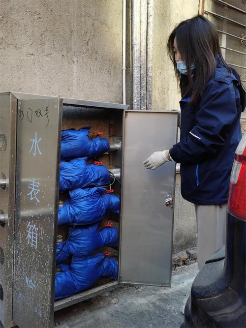 室外水表穿“棉衣” 冬季用水更安心